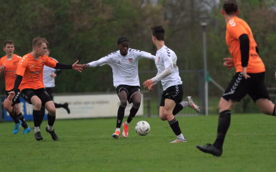 Varde taber klart til Helle FC