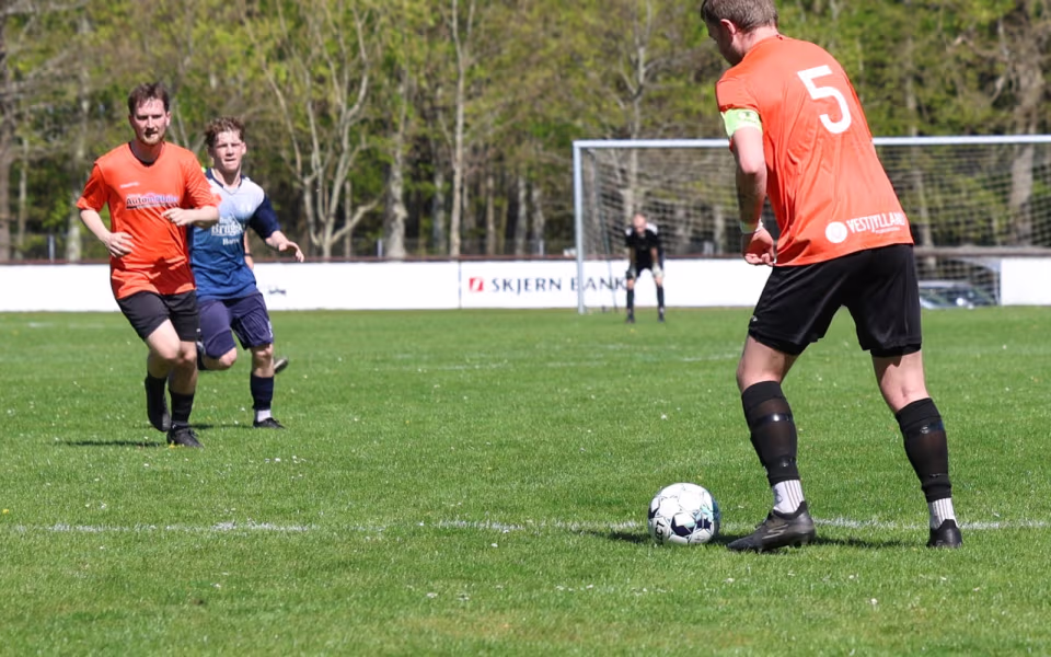 HTS fodbold serie 3 herre tabte 0 -1 til Alslev på Tistrup Stadion.