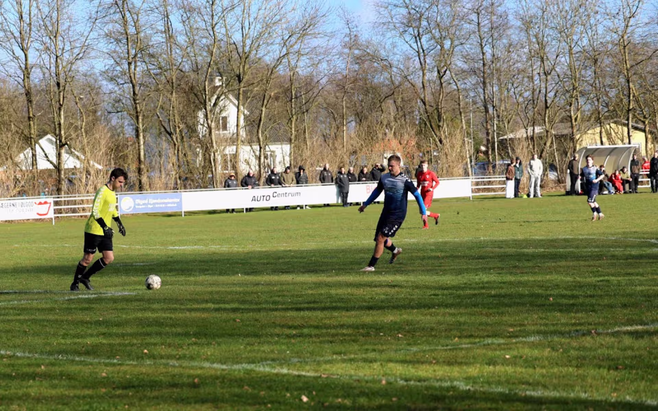 Fodbold Serie 3 herre Ølgod vandt hjemme 4-3 over HTS - Se billeder fra kampen.