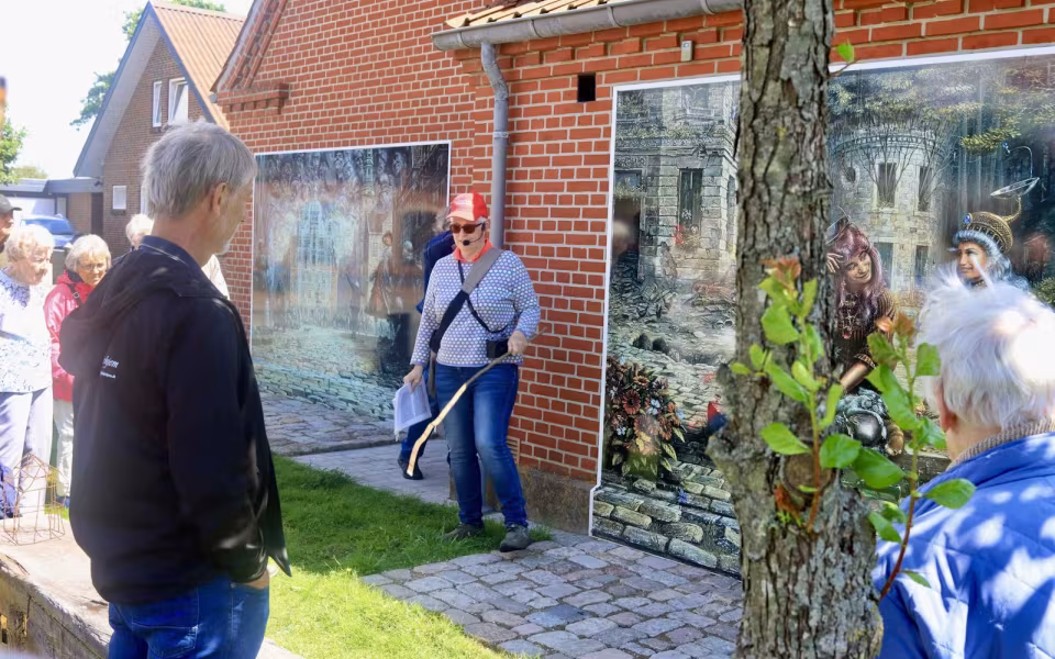 Seniorfest med rundtur og hyldestindslag