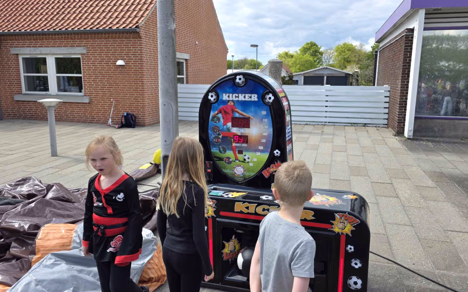 Stor deltagelse til Tistrup Screaming Carneval på torvet - Se de mange billeder