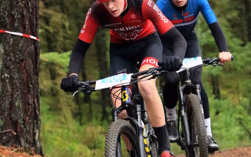 Mountainbike ryttere imponerede trods vådt vejr