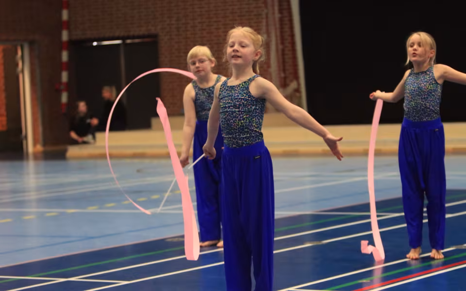 Mini Dancers Fra Outrup Strålede
