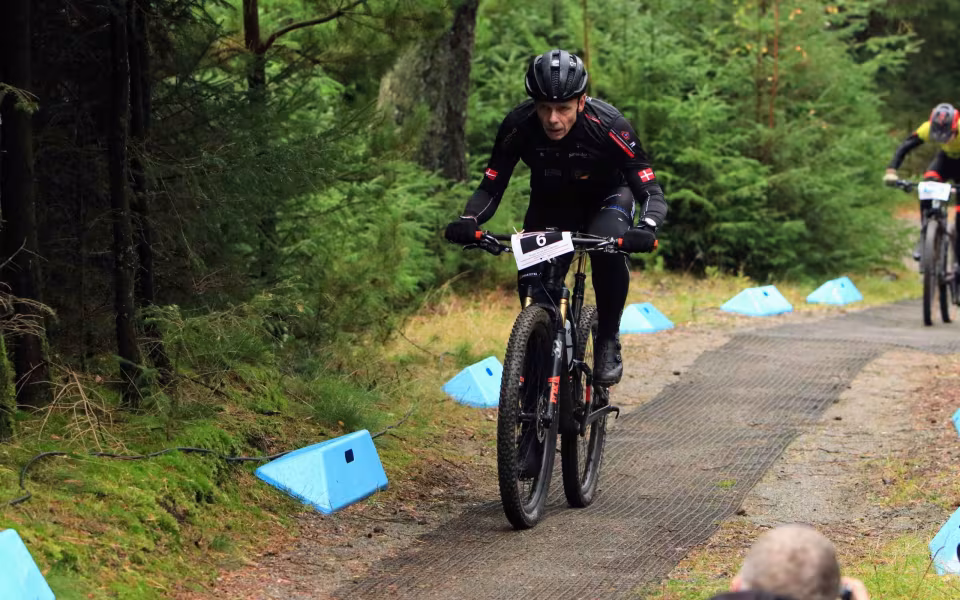 Mountainbike ryttere imponerede trods vådt vejr