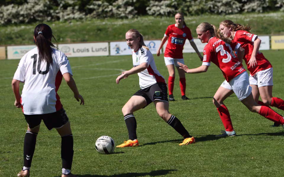 Varde U-19 piger sejrer hjemme