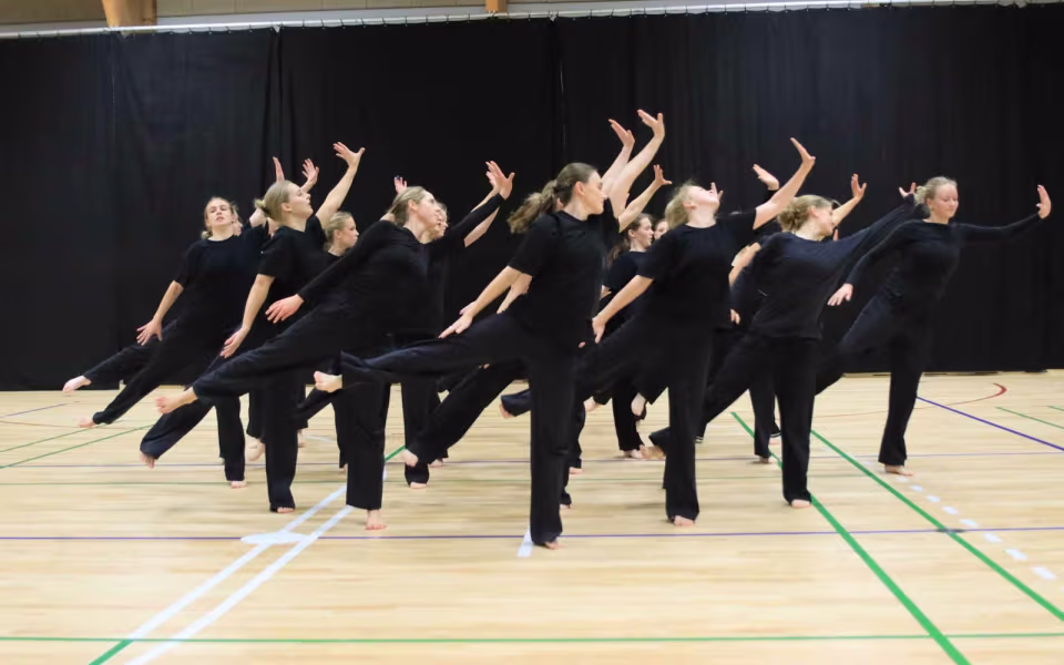 Julegymnastik samler fuldt hus