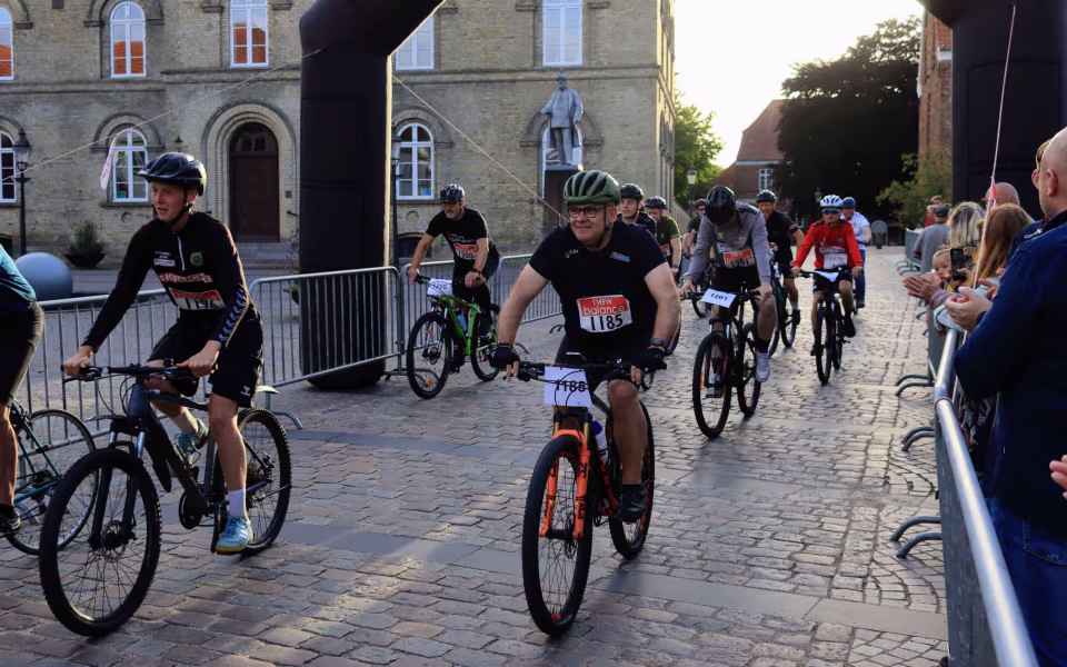 Sponsorløb skabte fest på torvet