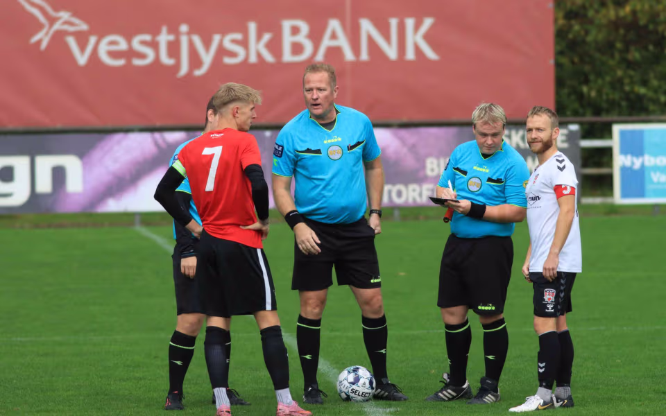 Varde redder point i overtiden