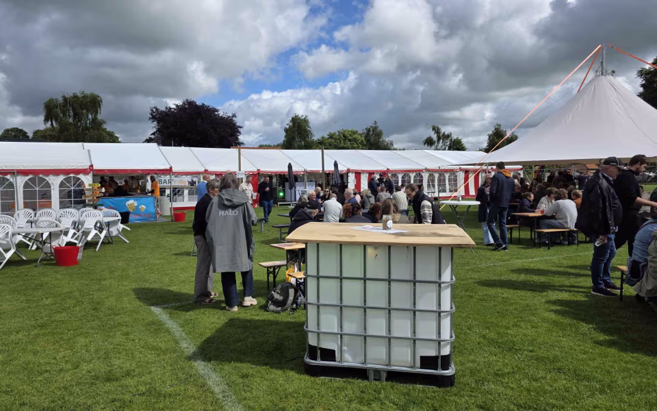 Ølgod BEER Festival 2026 bød på smag, musik og fællesskab - Se billeder fra dagen.