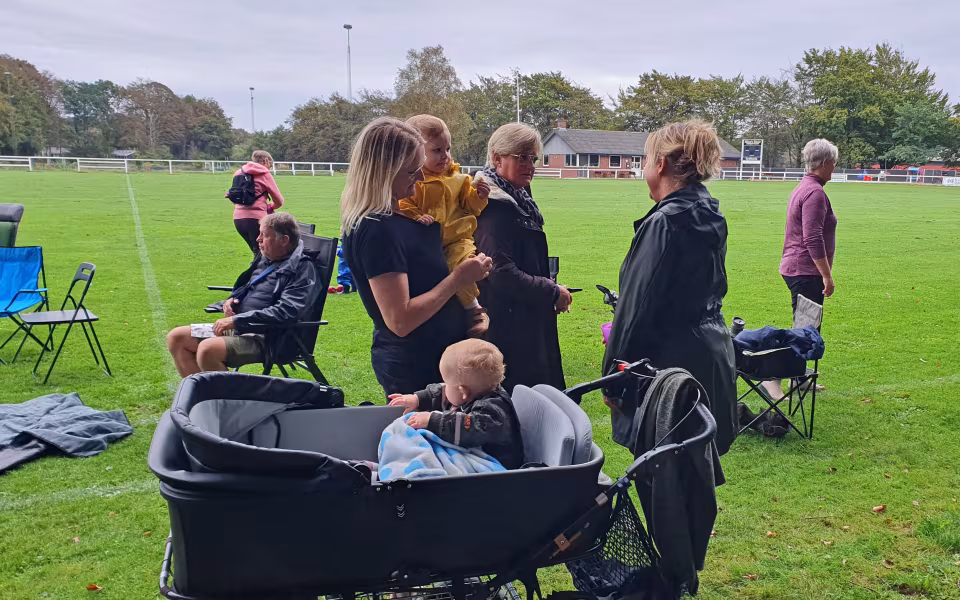 Bedsteforældredag i dagplejen på Ansager stadion
