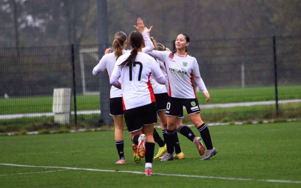 Varde IF U-16 Piger tabte hjemmekampe i regn