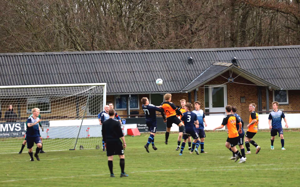 Fodbold serie 4. HTS – Helle FC 0-3 på Tistrup stadion