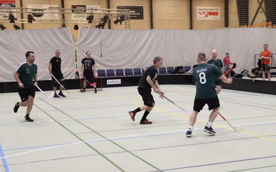 Varde-mesterskab i floorball afholdt