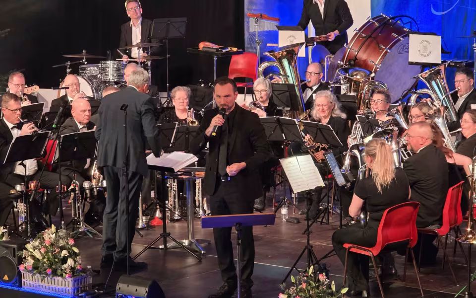 Billeder fra festlig nytårstradition i Ølgod, Lions’ nytårskoncert samlede 475