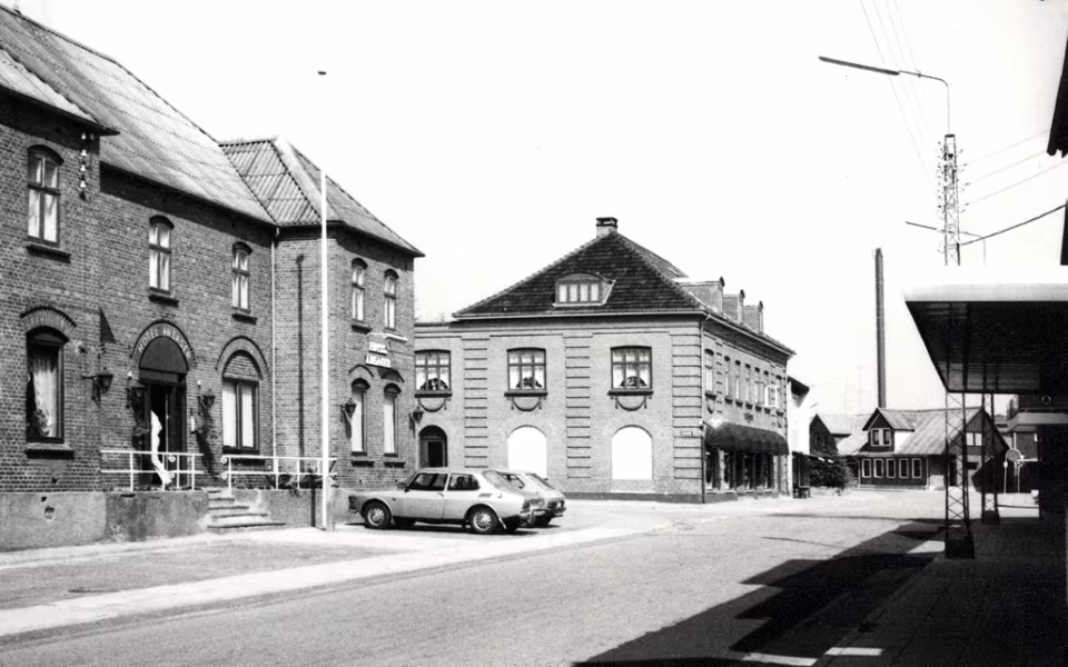 Købmandsgård, hotel og smed