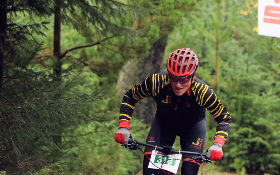 Mountainbike ryttere imponerede trods vådt vejr