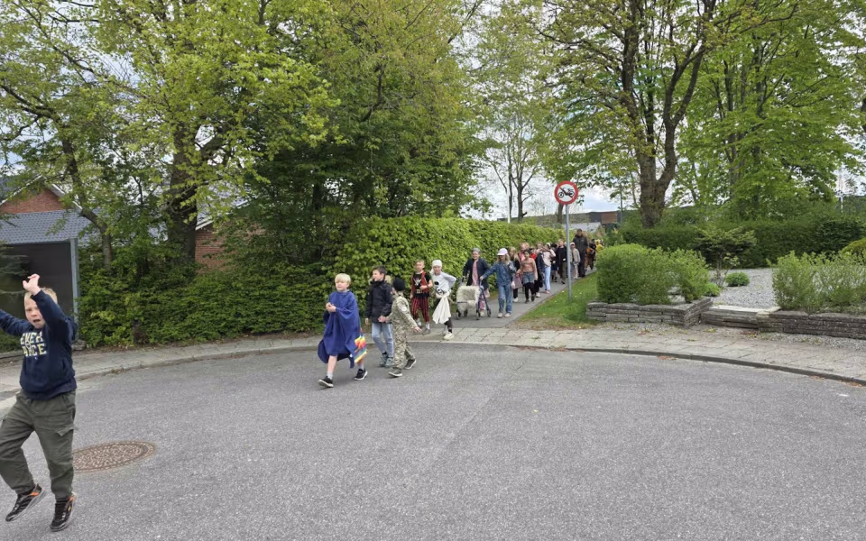 Stor deltagelse til Tistrup Screaming Carneval på torvet - Se de mange billeder