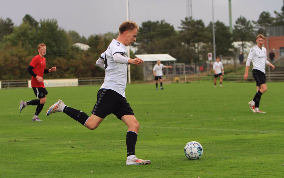 Varde redder point i overtiden