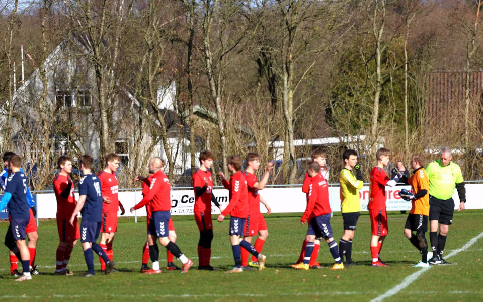 Fodbold Serie 3 herre Ølgod vandt hjemme 4-3 over HTS - Se billeder fra kampen.