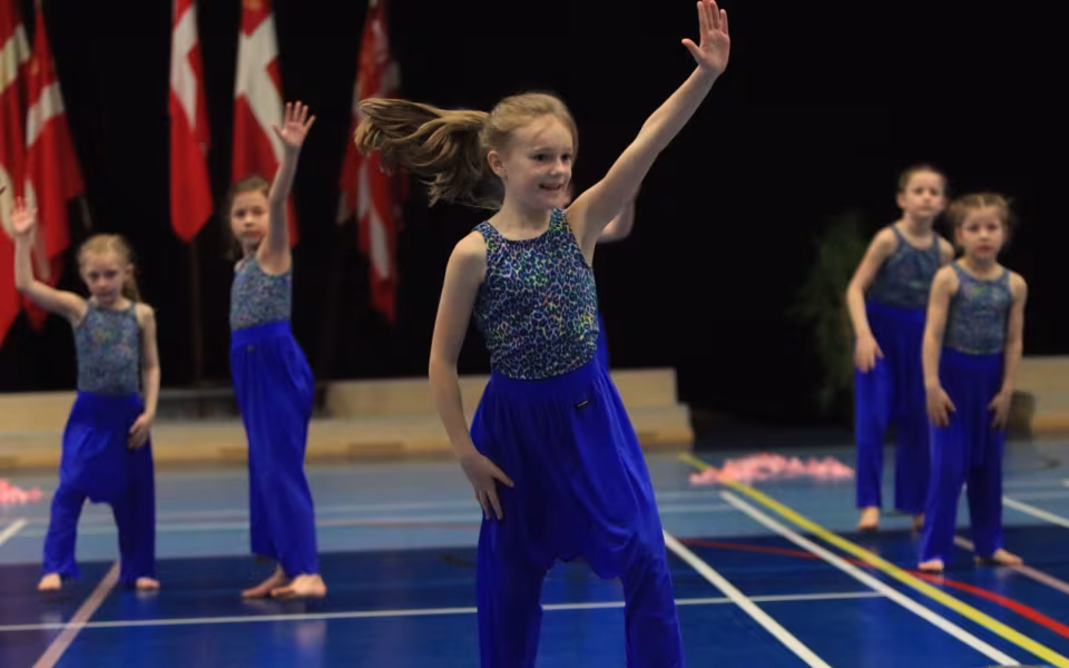 Mini Dancers Fra Outrup Strålede