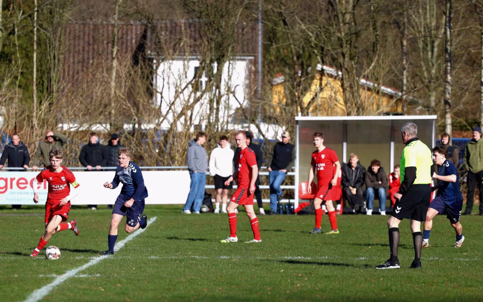 Fodbold Serie 3 herre Ølgod vandt hjemme 4-3 over HTS - Se billeder fra kampen.