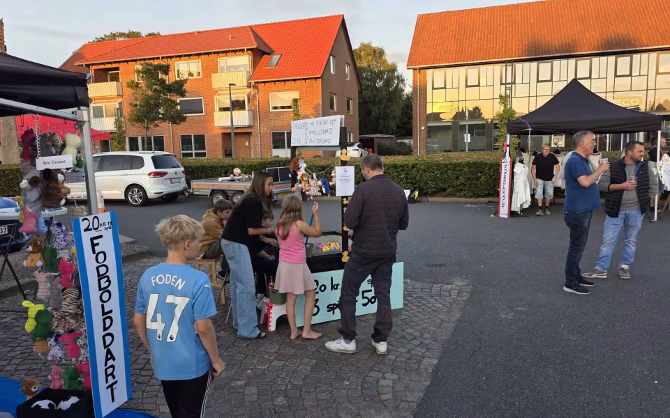 Billeder fra - Et brag af en Late Night fredag aften i Ølgod.