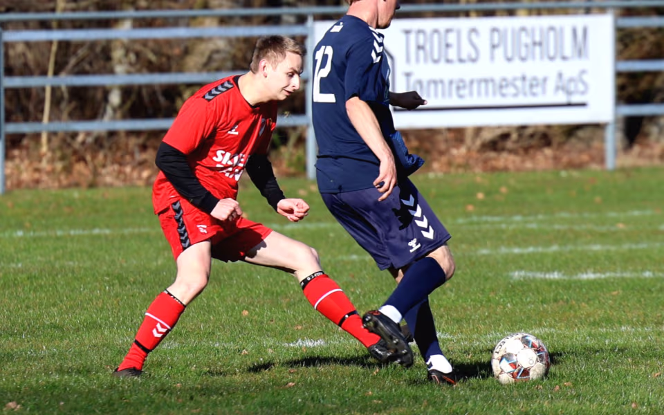Fodbold Serie 3 herre Ølgod vandt hjemme 4-3 over HTS - Se billeder fra kampen.