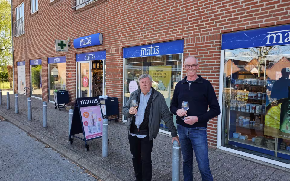 Ølgod Vinsmagning 2025, blev en uforglemmelig eftermiddag i midtbyen – Se billeder fra arrangementet.