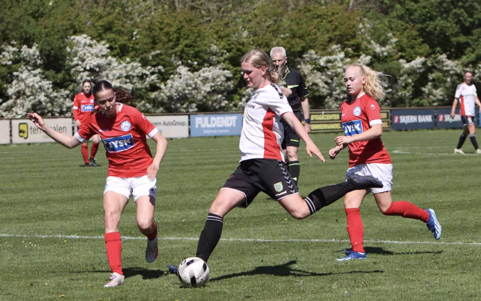 Varde U-19 piger sejrer hjemme