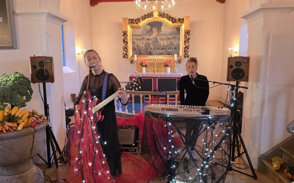 Billeder fra intim koncert med Mathilde Falch i Bejsnap Kirke