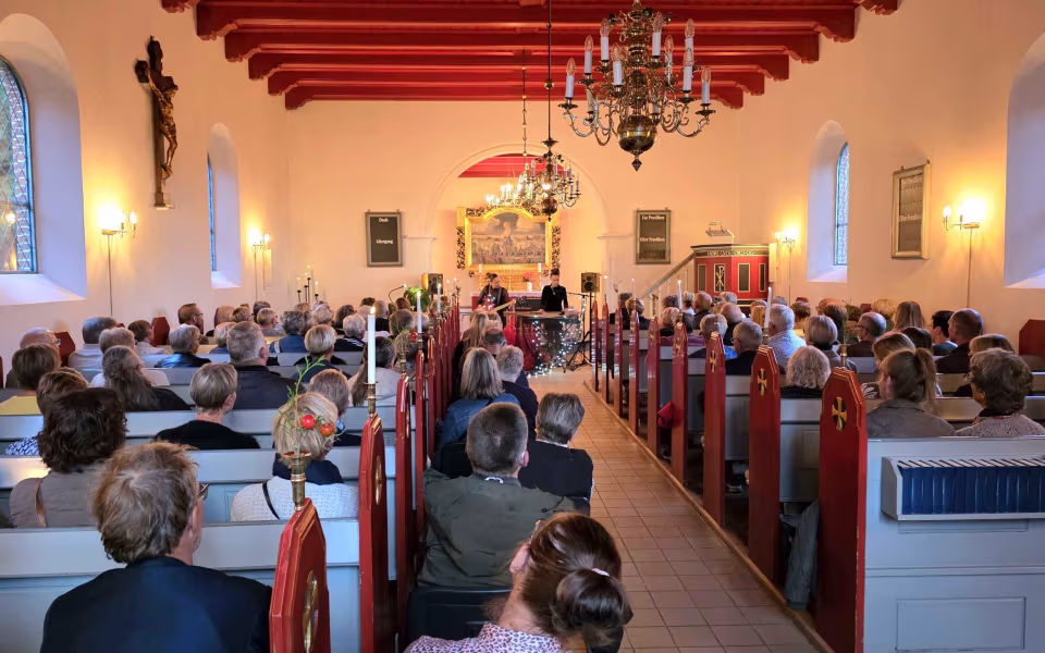 Billeder fra intim koncert med Mathilde Falch i Bejsnap Kirke