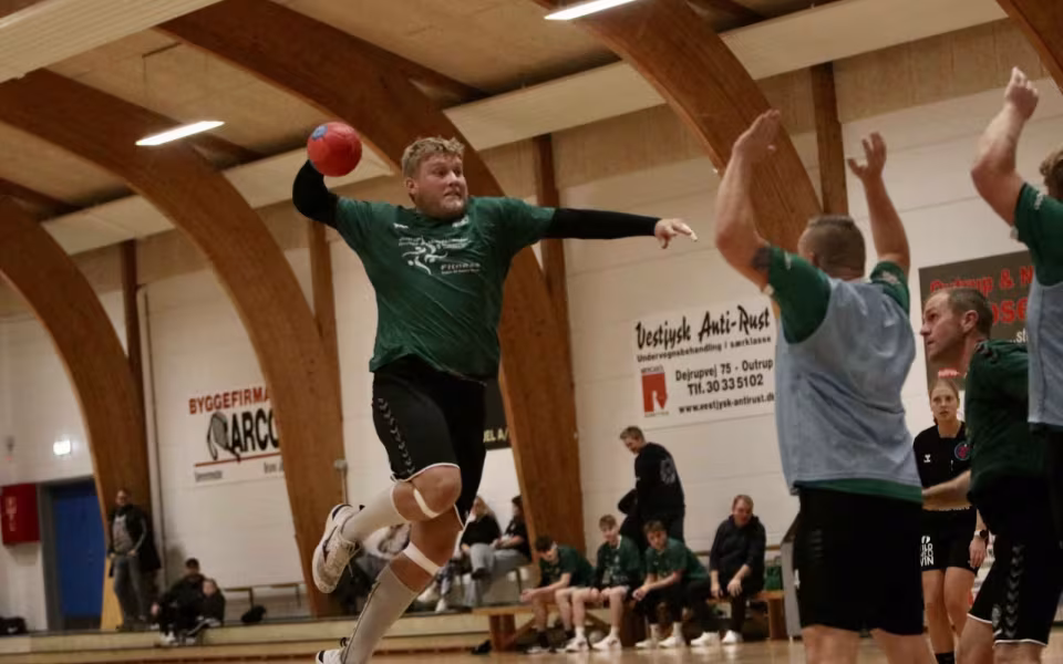Blåbjerg HK Serie 2  triumferer i topkamp
