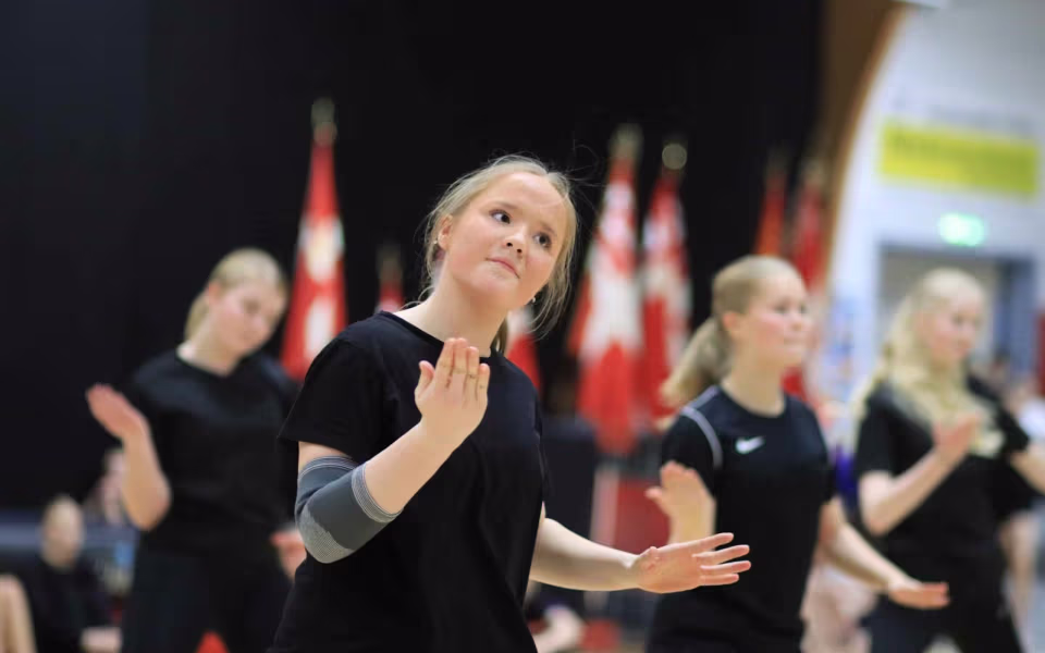 Julegymnastik samler fuldt hus