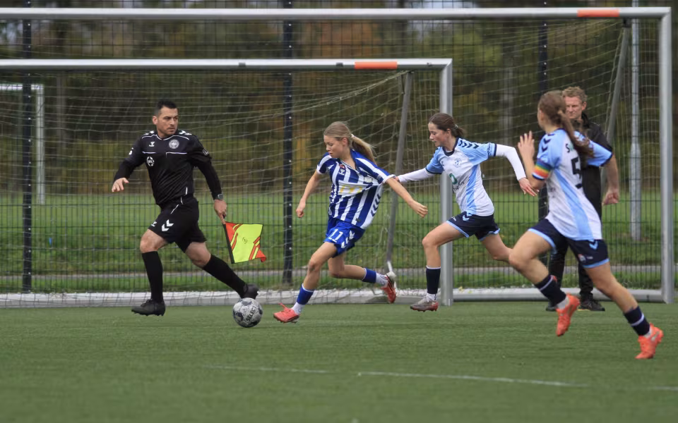 EfB-piger modstod presset og sejrede