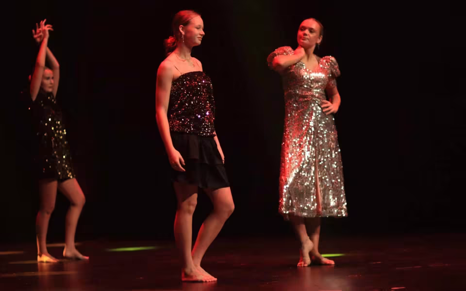 Dance Company Twenty Juleshow begejstrede 1200 publikummer