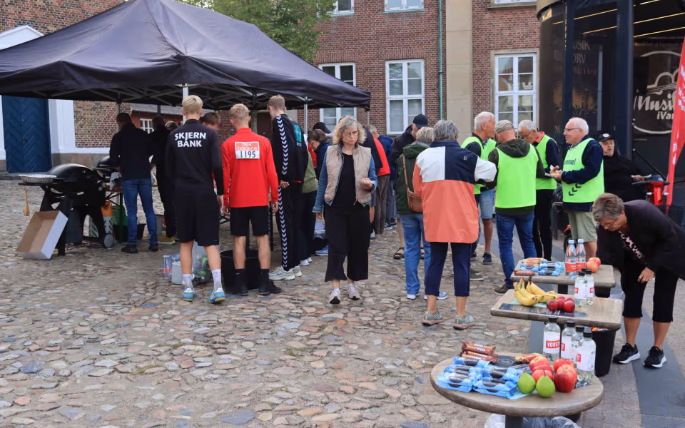 Sponsorløb skabte fest på torvet