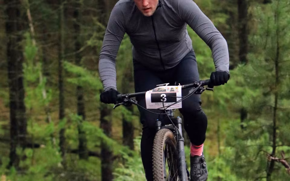 Mountainbike ryttere imponerede trods vådt vejr