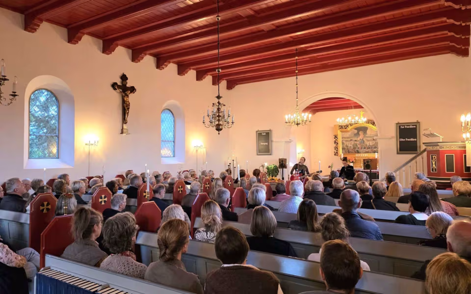 Billeder fra intim koncert med Mathilde Falch i Bejsnap Kirke