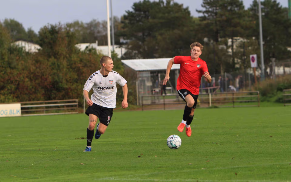 Varde redder point i overtiden