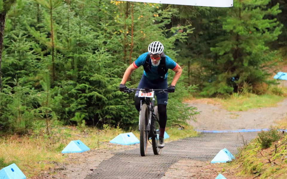 Mountainbike ryttere imponerede trods vådt vejr