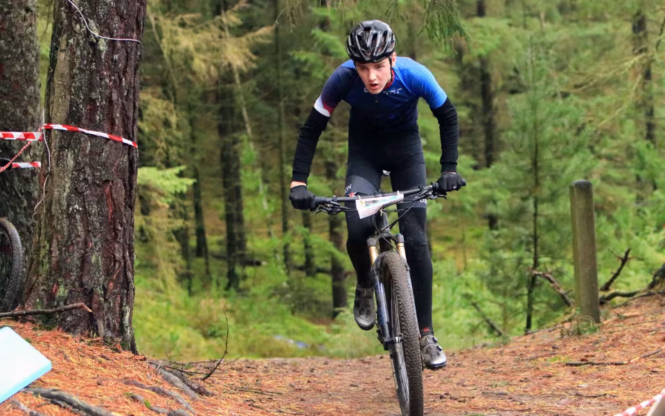 Mountainbike ryttere imponerede trods vådt vejr