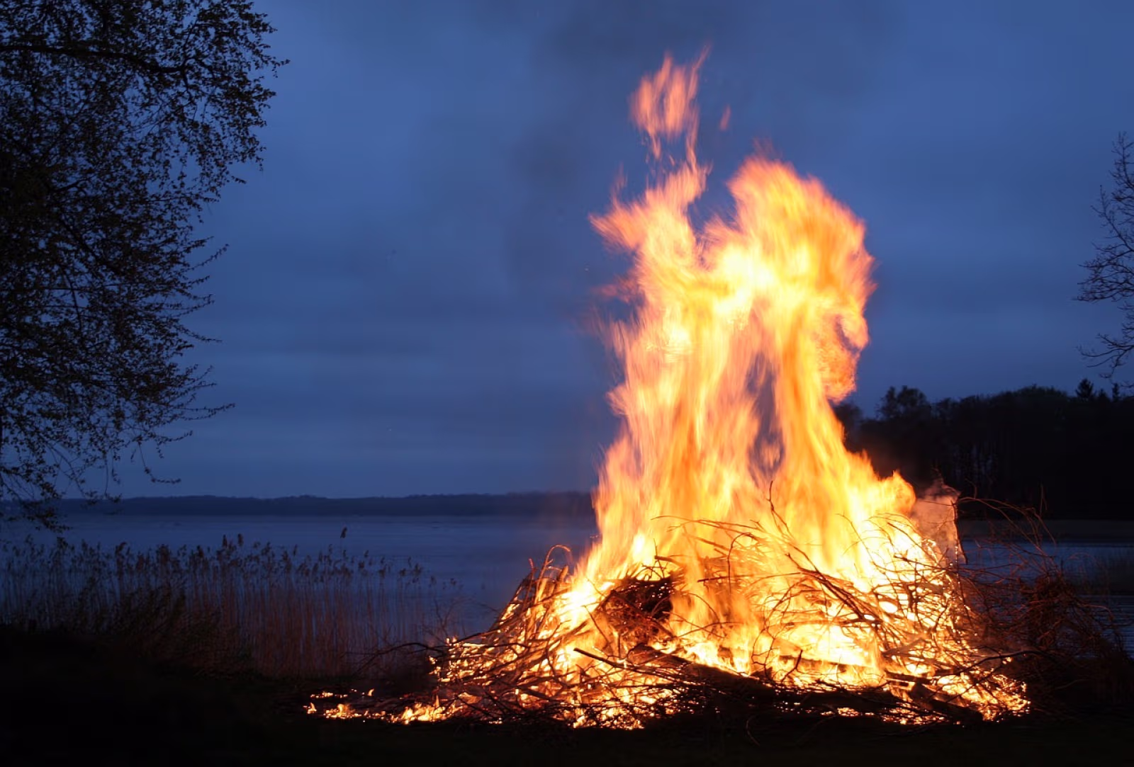 Sankthansaften med musik og grill