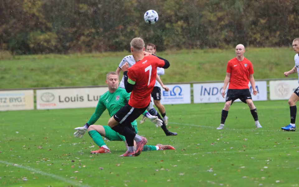 Varde redder point i overtiden