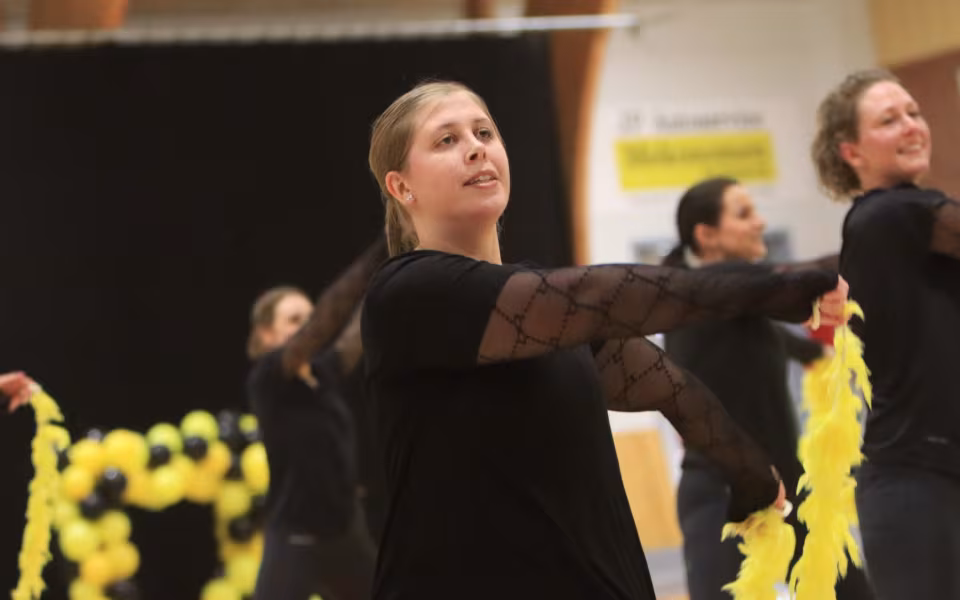 Forårsopvisning styrker integration i Outrup