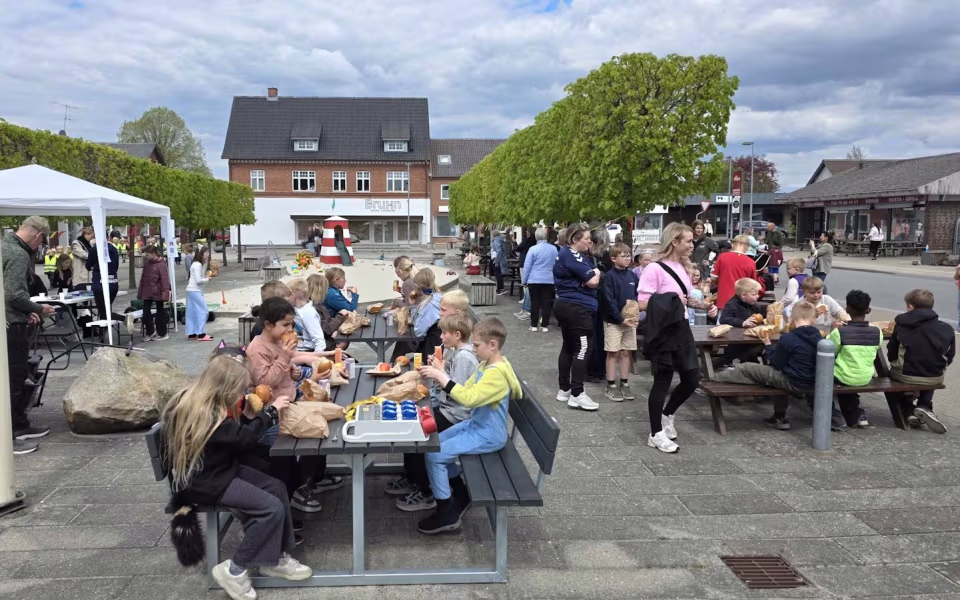 Stor deltagelse til Tistrup Screaming Carneval på torvet - Se de mange billeder