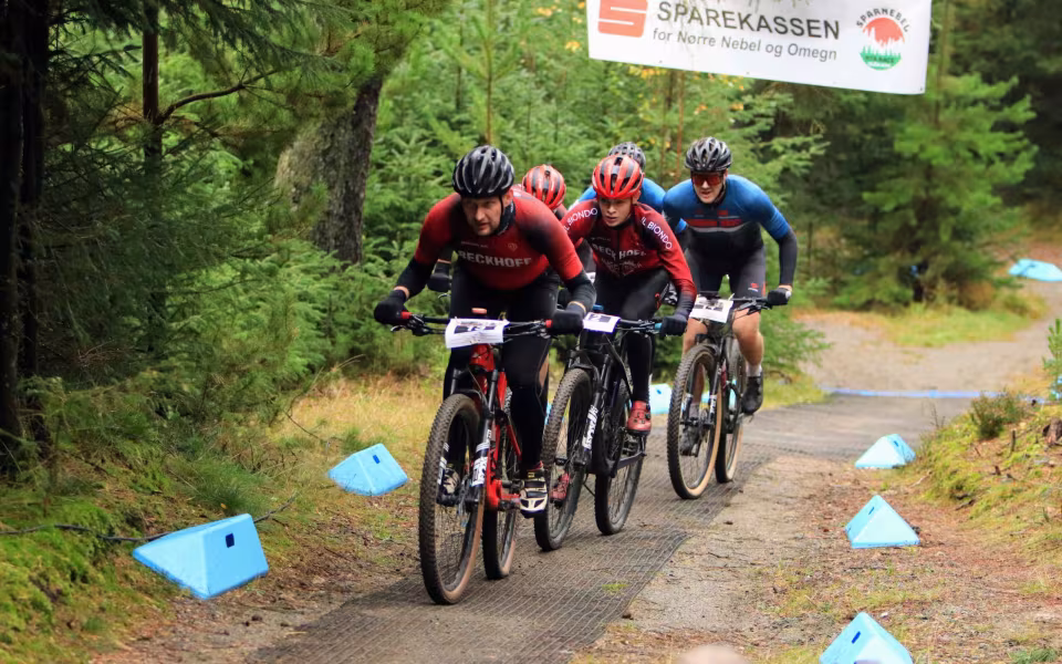 Mountainbike ryttere imponerede trods vådt vejr