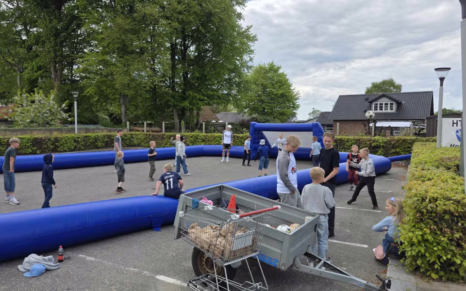 Stor deltagelse til Tistrup Screaming Carneval på torvet - Se de mange billeder