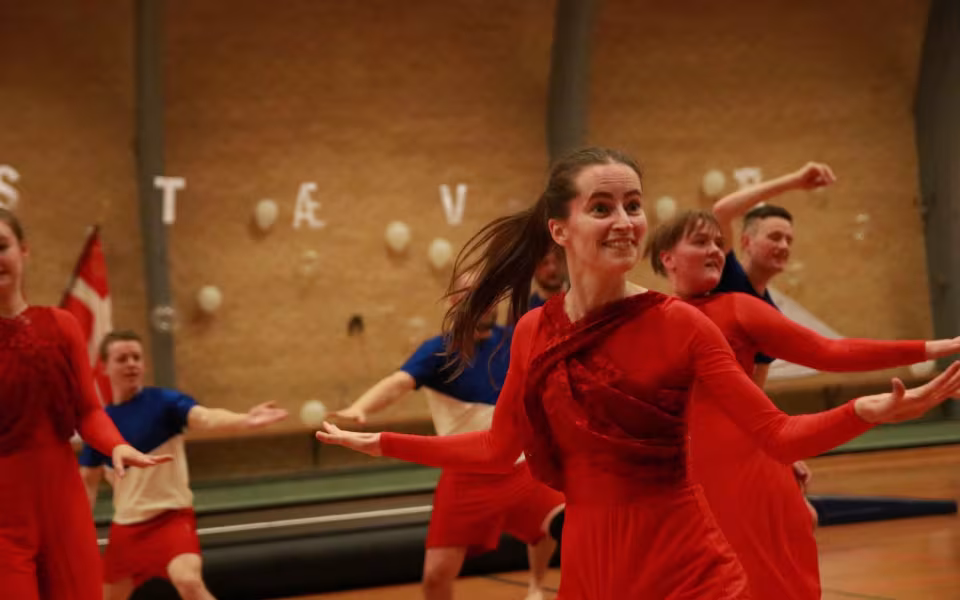 Seniorer fejrer gymnastik og fællesskab