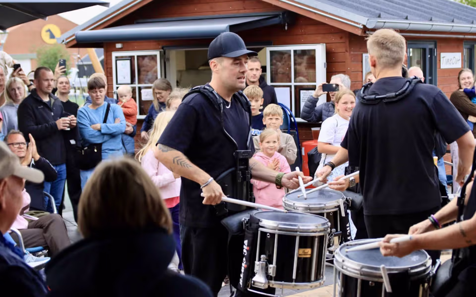 Sommeraften med rytmer i byen