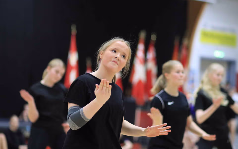 Julegymnastik samler fuldt hus